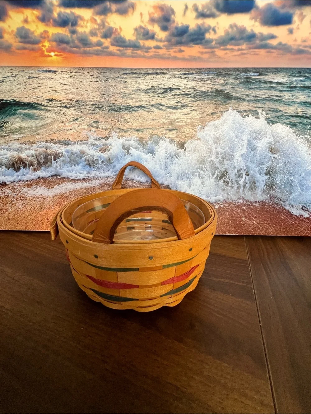 Longaberger 1999 small round basket.